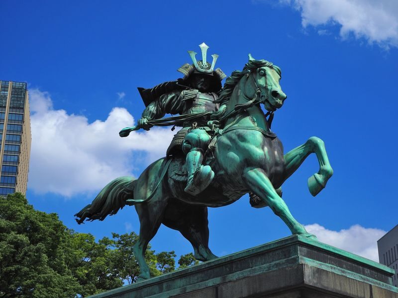 Imperial Palace East Garden and Heritage of Edo Castle Private Tour - Tokyo Station sets the scene