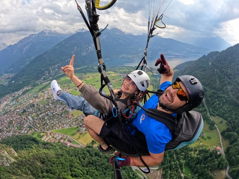 Interlaken: Tandem Paragliding Flight with Pilot "The Top Flight" - What you see during 10 to 20 minutes in the air