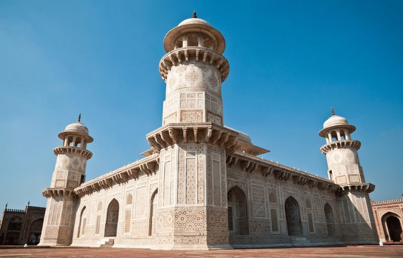 Itimad-ud-Daulah (Baby Taj) Ticket with Optional Guide - Priority entry and the optional guide