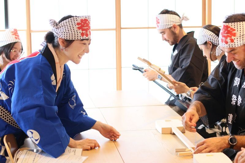 Japanese Culture Workshop: Make & Play Your Own Shamisen - Learning songs with numbered positions
