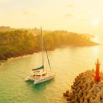 Jeju GrandeBleu 그랑블루요트 Luxury & Sunset Yacht 제주요트투어 - What the hour looks like aboard