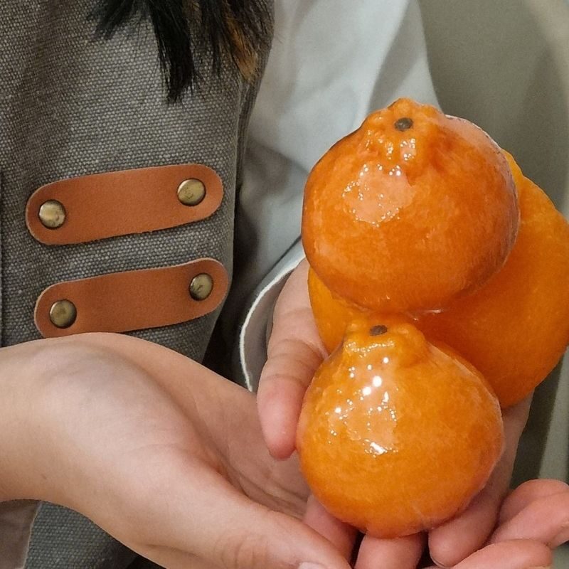 Jeju: Hallabong & Mini Tangerine Soap-Making Workshop - Choosing scents, shades, and shapes