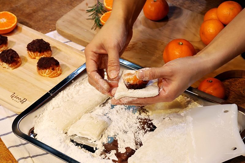 Jeju Tangerine Tteok(Rice Cakes) Making Experience - A simple class with a Jeju flavor