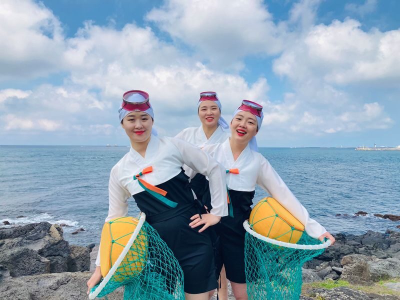 Jeju Traditional Sea Woman Haenyeo Cultural Experience - Indoor portraits and a weather-proof plan