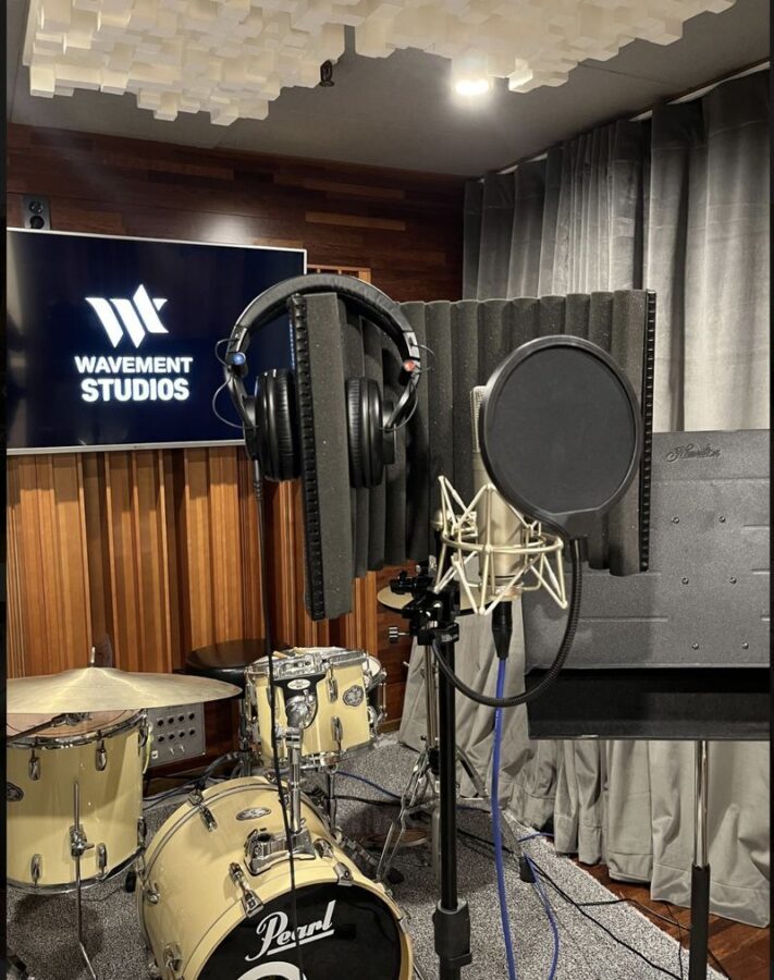 K-pop Singer Teaching One-day Recording Class in Seoul - Choosing a song and preparing the backing track
