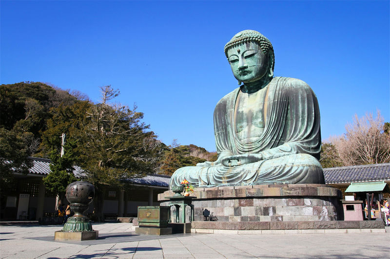 Kamakura Daibutsu & Enoden & Kamakura High School & Enoshima & Tsurugaoka Hachimangu One-Day Tour - The Enoden, and a famous railway crossing