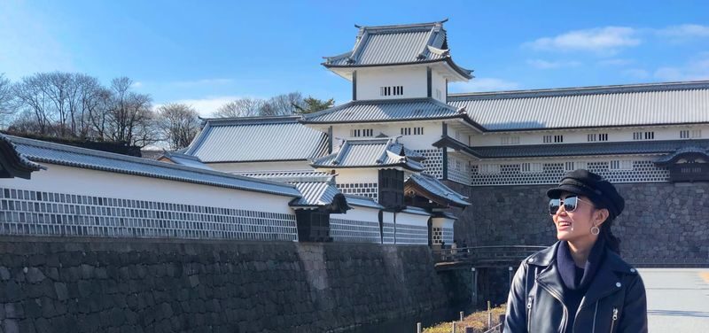 Kanazawa Half-Day Private Tour with a Local Host - Omicho Market for food and local recommendations