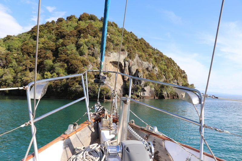 Kindred Spirit-Maori Rock Carvings Classical Sailing Boat Experience - The crossing to Mine Bay