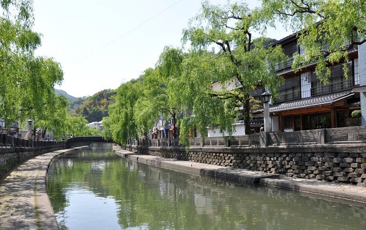 Kinosaki Onsen & Sasayama Castle Town Full-Day Bus Tour - Kinosaki Onsen: the hot-spring stop