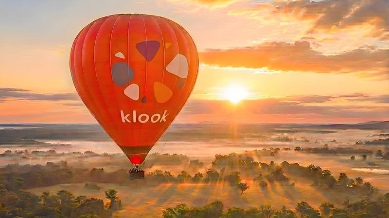 Klook Gold Coast Hot Air Balloon Experience with Sparkling Wine - Watching the balloon take shape