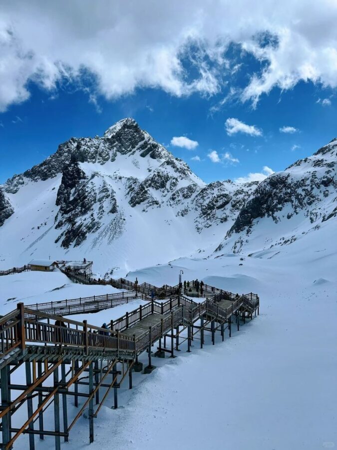 KLOOK Selection: Lijiang Jade Dragon Snow Mountain 1-Day Tour - Ganhaizi gives you the full mountain view