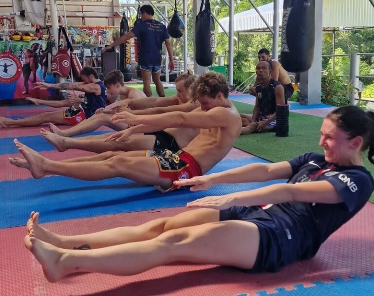 Koh Phangan Muay Thai Boxing Introduction Class for Beginners - A workout first, a sightseeing stop second