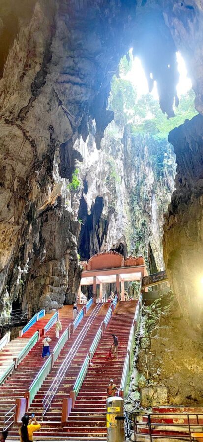 Kuala Lumpur Batu Caves & Genting Highlands Full-Day Tour with Transfers - What to expect at Batu Caves