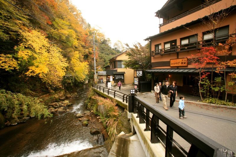 Kurokawa Onsen Transfer & Optional Scenic Tours from Kumamoto City - What the direct transfer gets right