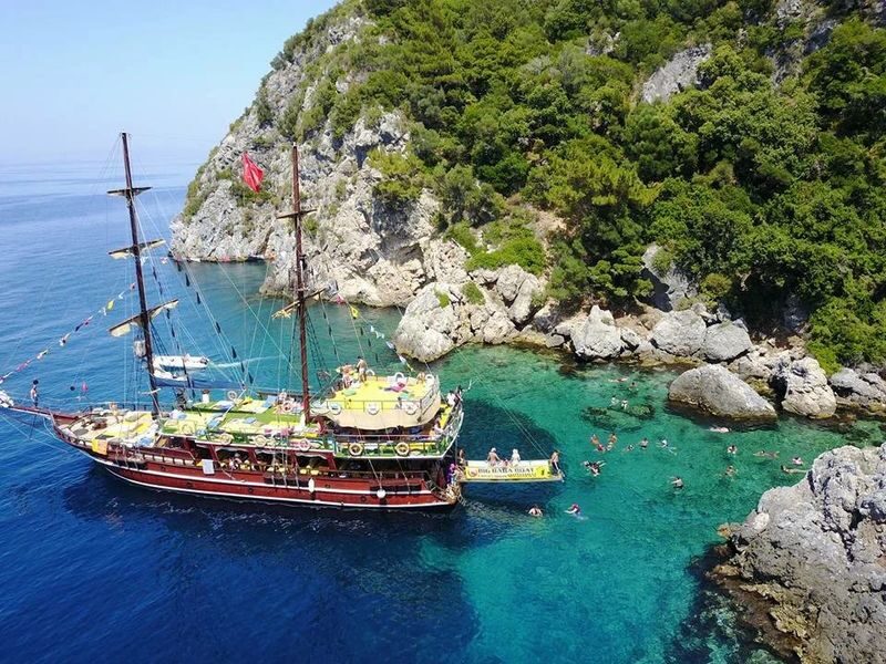 Kusadası: Full-Day Boat Trip with Lunch & Hotel Transfer - Swimming in the coves