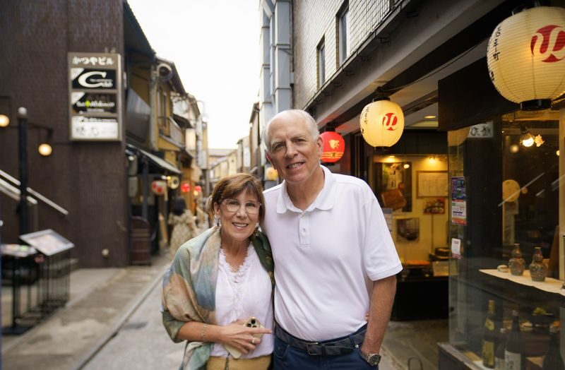 Kyoto Bus Tour: Fushimi, Kiyomizu, Kinkaku-ji & Arashiyama - Fushimi Inari: red gates and a short visit
