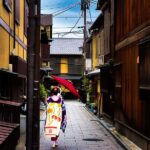 Kyoto: Gion and Geisha District Guided Walking Tour - From Yasaka Shrine toward the old lanes