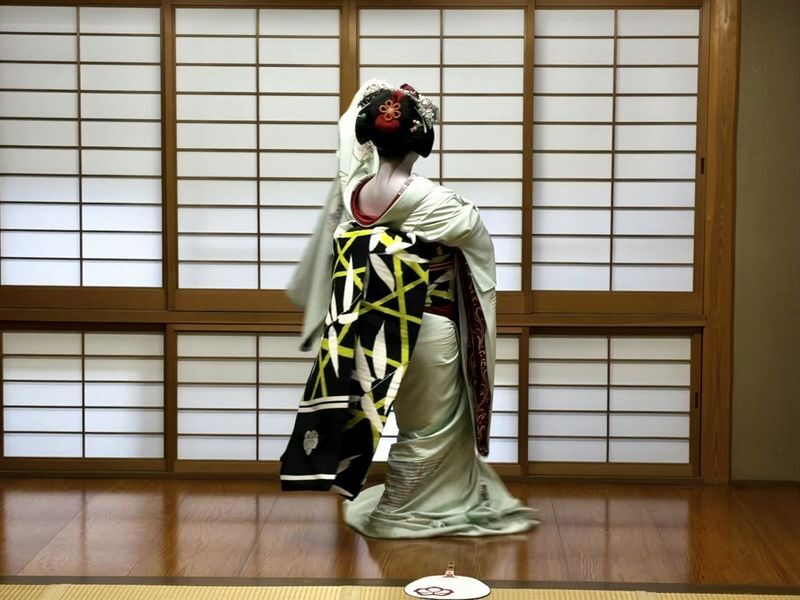 Kyoto Gion Geisha & Maiko Half-Day Walking Tour - From Seven-Eleven to the Teahouse
