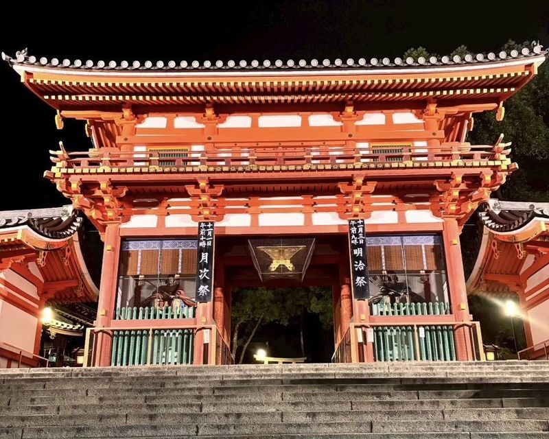 Kyoto Gion Small-Group Night Walk with Local Students - Geiko, maiko, and the stories behind Gion