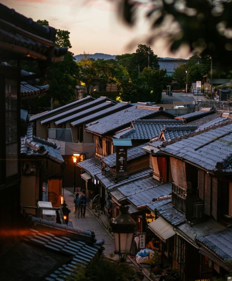 Kyoto Luxury Private Car Charter - Exploring Japanese Style - Kinkaku-ji and Tenryu-ji offer two different temple visits