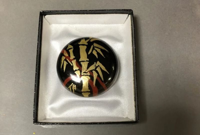 Kyoto: Maki-e Lacquer Art Workshop - Inside Inui Shikki’s lacquer studio