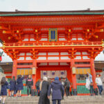 Kyoto: Nijo, Bamboo Grove, Golden Pavilion & Fushimi Inari Bus Tour - Kinkaku-ji, the Golden Pavilion and its pond