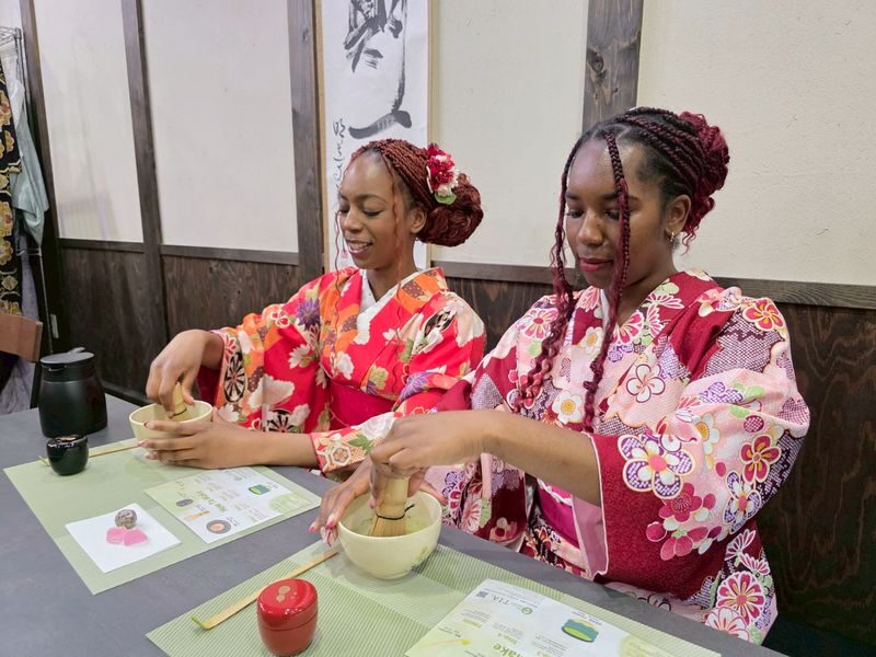 Kyoto Tea Ceremony & Matcha Making TIA KiyomizuChawanzakaShop - A kimono changes the outing