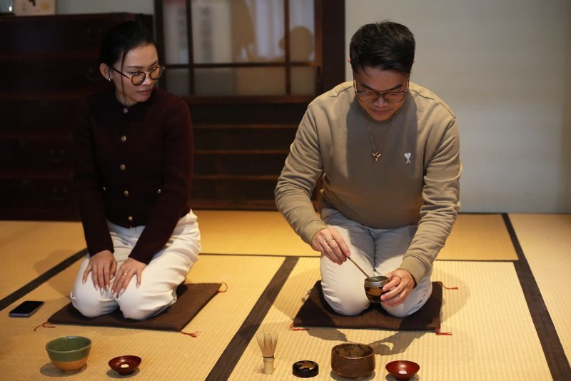 Kyoto: Tea Ceremony Meditation: Make Your Matcha with a Tea Master - Meeting your host and learning the customs