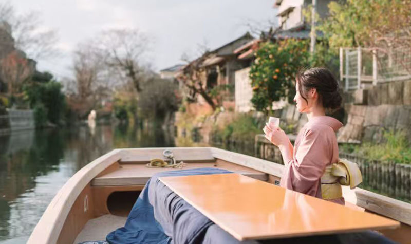 Kyushu Itoshima Coast Sightseeing & Shiraito Falls & Yanagawa River Cruise & Dazaifu Tenmangu Shrine Classic Dual Route Day Tour - Meoto Iwa: two rocks, one memorable view