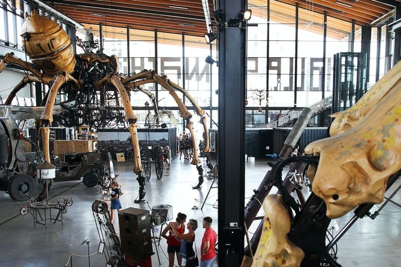 La Halle de la Machine Admission in Toulouse - The mechanical cow and the best time to arrive