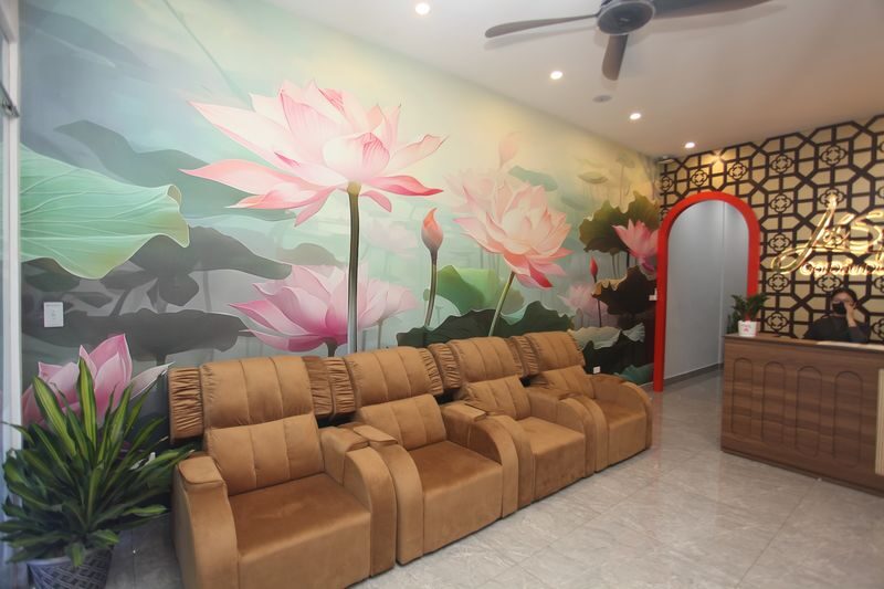 La Spa 65 Hang Cot: Herbal Hair Wash & Massage - What the hair-wash and massage combo involves