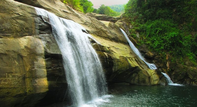 La Union Day Tour from Manila - Baluarte Watch Tower and Bahay na Bato