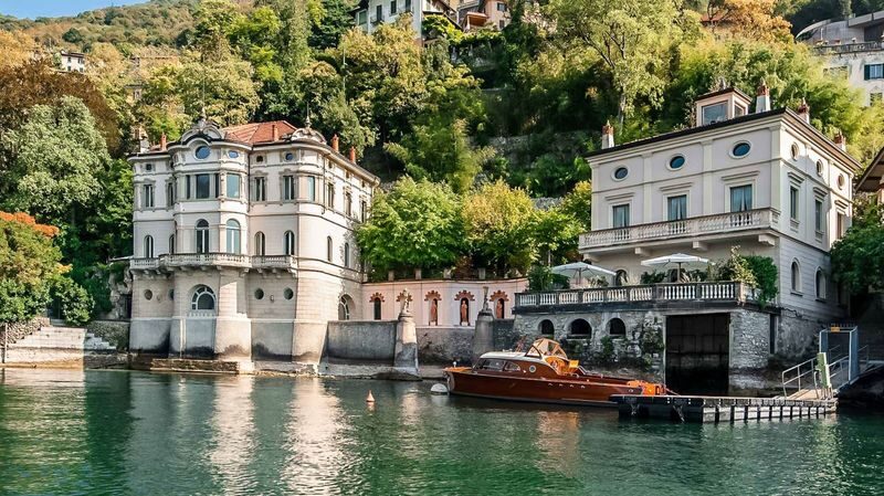 Lake Como Countryside Cruise and Bellagio Day Tour - Como: a guided walk, then time to look around