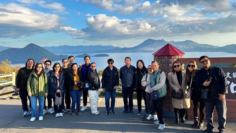Lake Toya & Noboribetsu Full-Day Local Food Experience - Jigokudani: steam, sulfur and a short walk