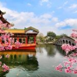 Landscape Garden of Lingnan Culture: Baomo Garden - Find the porcelain version of an old city scene