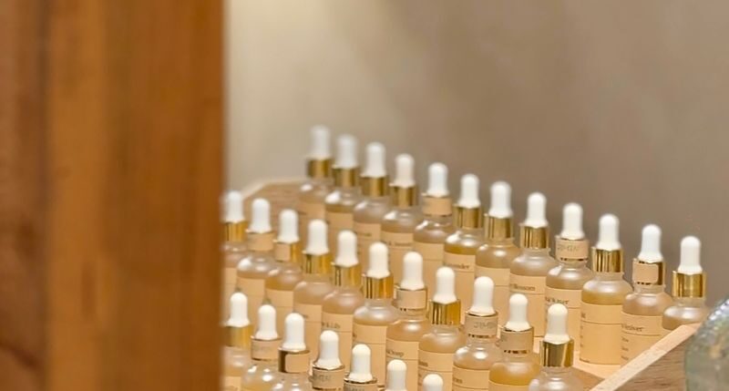 LAoC Jamsil: Signature Perfume Making Class in a Vintage Studio - How the scent-making process works