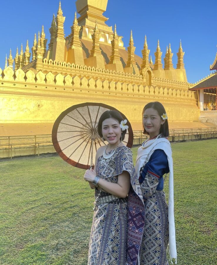 Laos Traditional Costume Photo Tour in Vientiane - Getting dressed and setting out