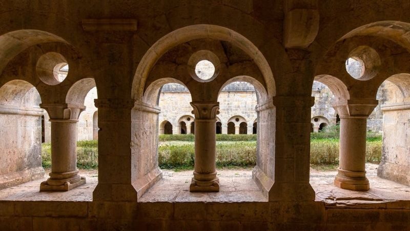 Le Thoronet Abbey ticket - Start with the church and its sound