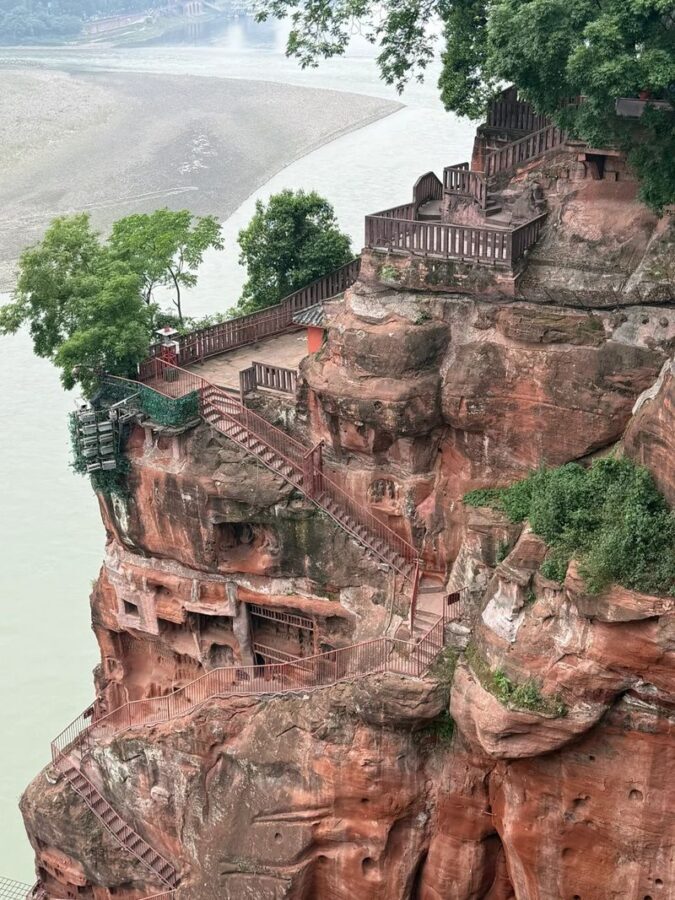 Leshan Giant Buddha & Huanglongxi Old Town Full-Day Tour - The morning at Leshan’s Giant Buddha