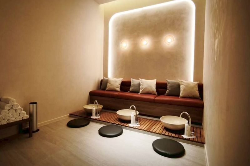 Lets Relax Spa at Crystal Sports G in Bangkok - Choosing between this and the longer packages