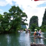 Li River Four-Star Cruise One-Day Tour from Yangshuo (Optional Attractions: Yulong River Bamboo Rafting/Silver Cave/Impression Sanjie Liu/Guilin Eternal Love) - Shili Gallery adds roadside scenery