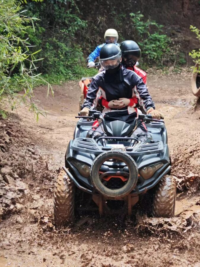 Lijiang ATV Falcon Valley Jungle Off-road - Coaching and safety gear before you ride