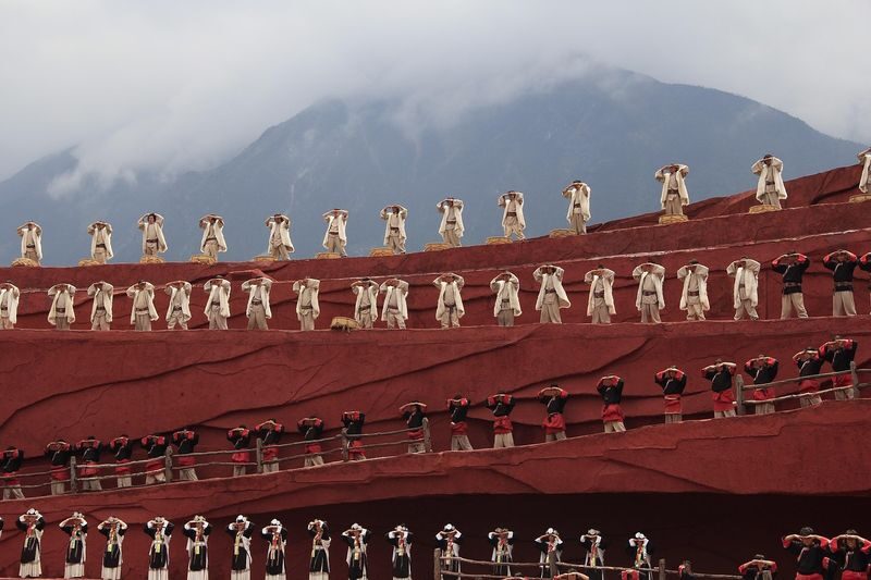 Lijiang Yulong Snow Mountain 1-Day Tour, Yunnan - From Lijiang to the mountain