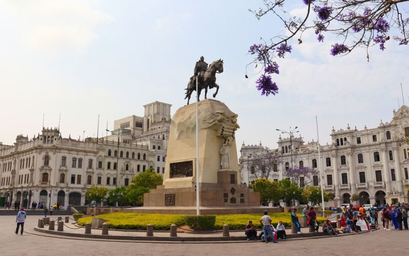 Lima City Highlights Day Tour with Lunch - Market #2 brings the day closer to daily life