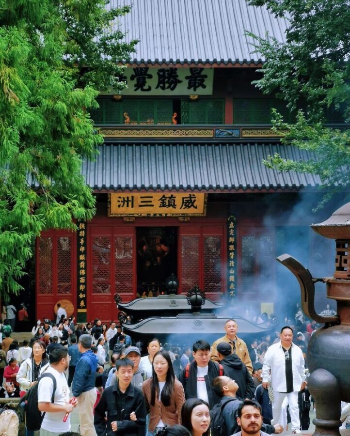 Lingyin Temple & West Lake Full-Day Private Boat Tour - Lingyin Temple: ask how much time you will have