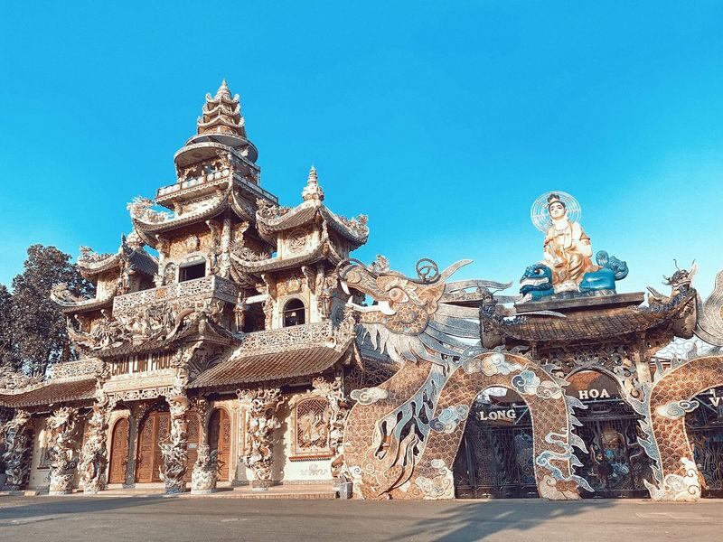 Linh Phuoc Pagoda & Cau Dat Tea Hill Half-day Wine Tasting Tour - Linh Phuoc Pagoda gives the morning a cultural turn