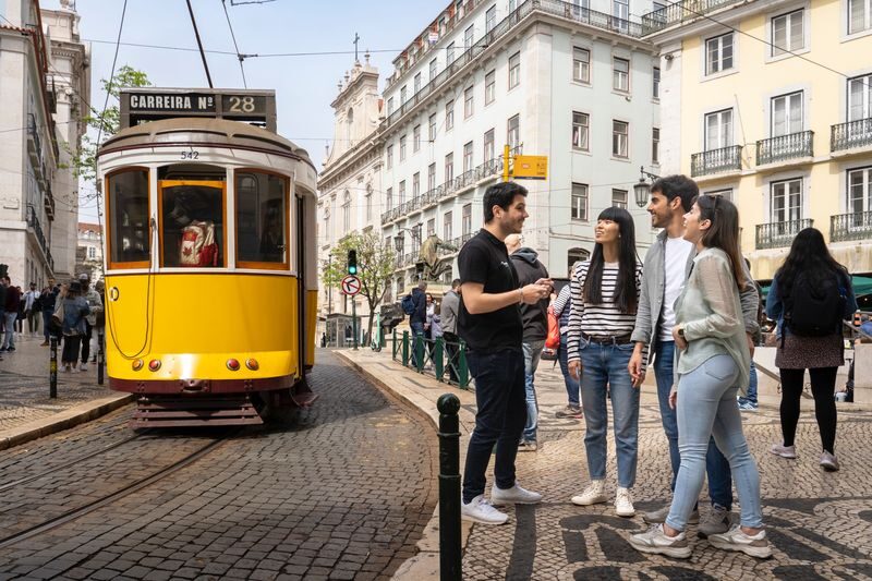 Lisbon Walking Tour, Belém Neighborhood, Tram and Boat Ride - The tram ride, with a practical caveat