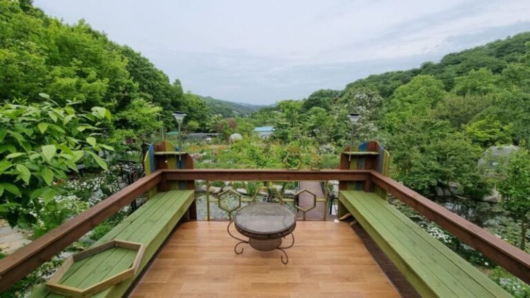 Live Like a Local: Herbal Oil Workshop & Farm Lunch - Walking the 5,000㎡ pesticide-free garden