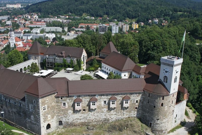 Ljubljana, City Center, and Castle 2-Hour Tour - Cobblers’ Bridge and Plečnik’s city