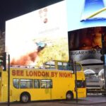 London Evening Sightseeing Tour - The guide turns a drive into a lesson